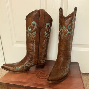 Western cowboy boots